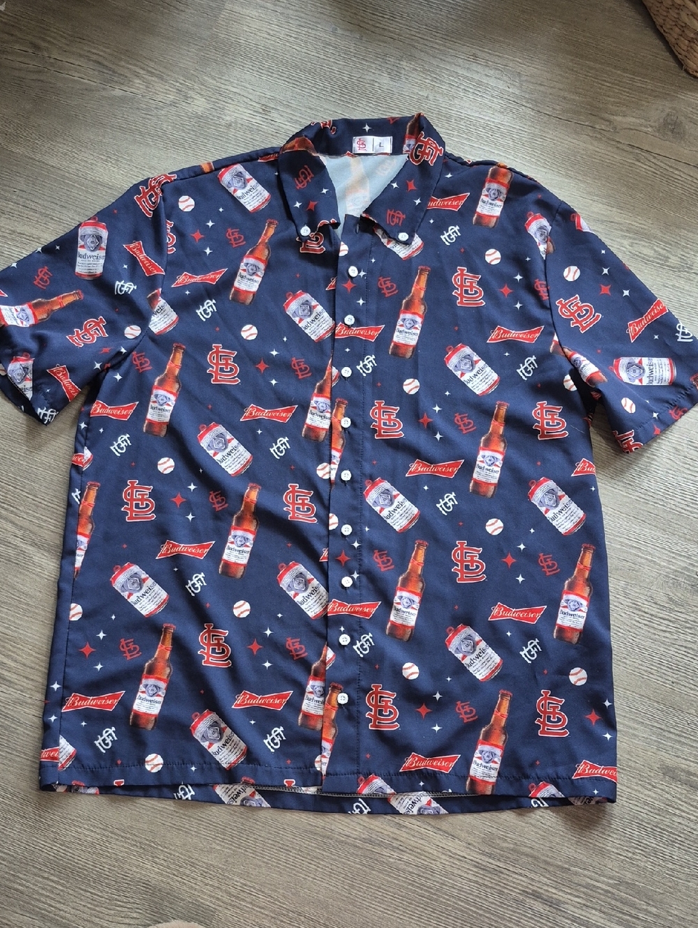 Budweiser St. Louis Cardinals Navy Short-Sleeve Button-Up Shirt. Sz L